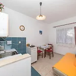 One-bedroom In Seget Donji Апартаменты Трогир